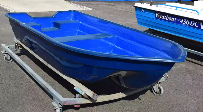 Стеклопластиковая лодка Neman-340 (тримаран) в Рубцовске