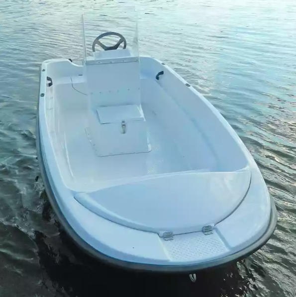 Стеклопластиковая лодка Пингвин с консолью (тримаран) в Рубцовске