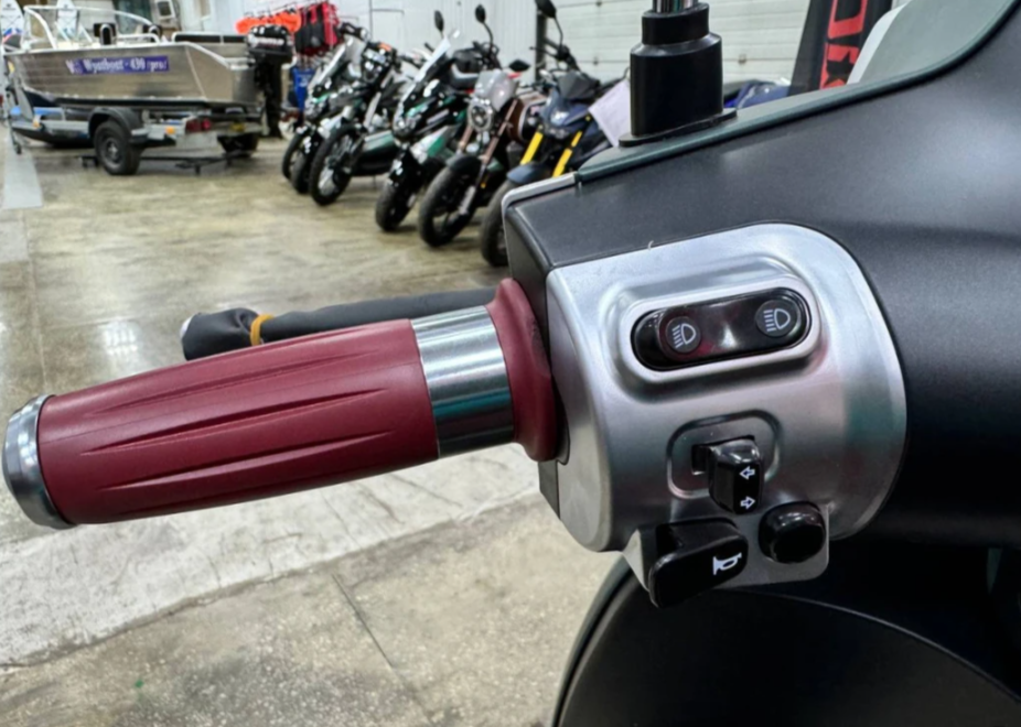 Скутер PROMAX Miami 240 (49) в Рубцовске