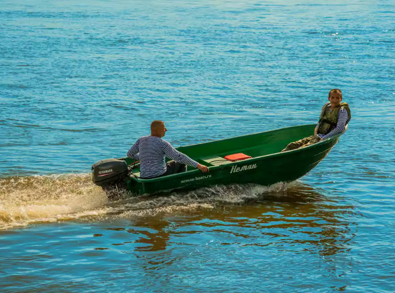 Стеклопластиковая лодка Neman-340 (тримаран) в Рубцовске