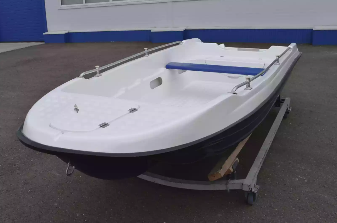 Стеклопластиковая лодка Пингвин New (тримаран) в Рубцовске