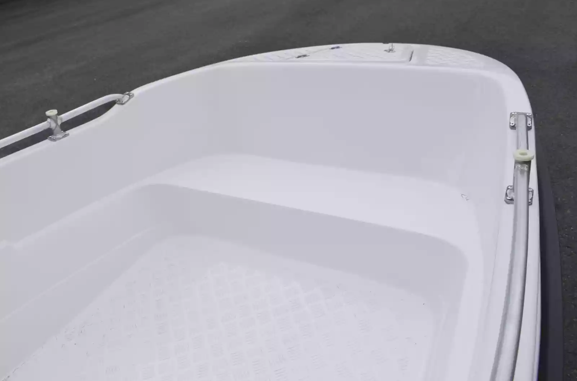 Стеклопластиковая лодка Пингвин New (тримаран) в Рубцовске