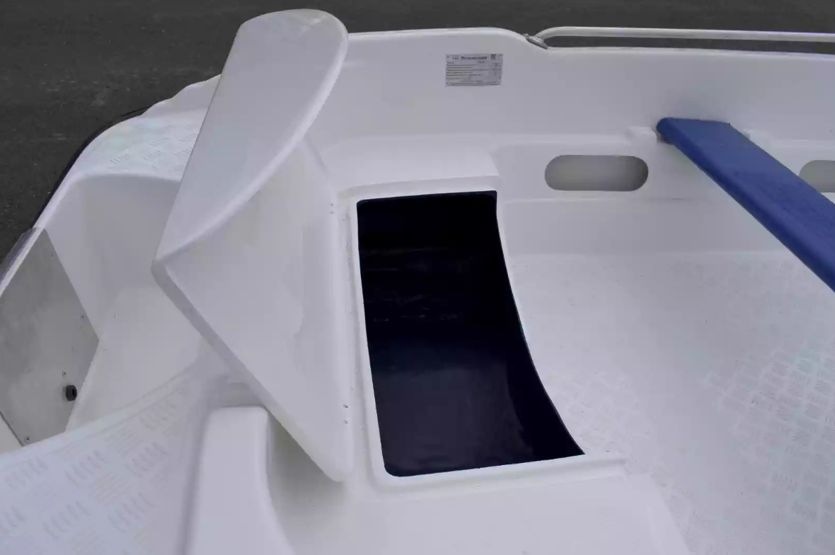 Стеклопластиковая лодка Пингвин New (тримаран) в Рубцовске