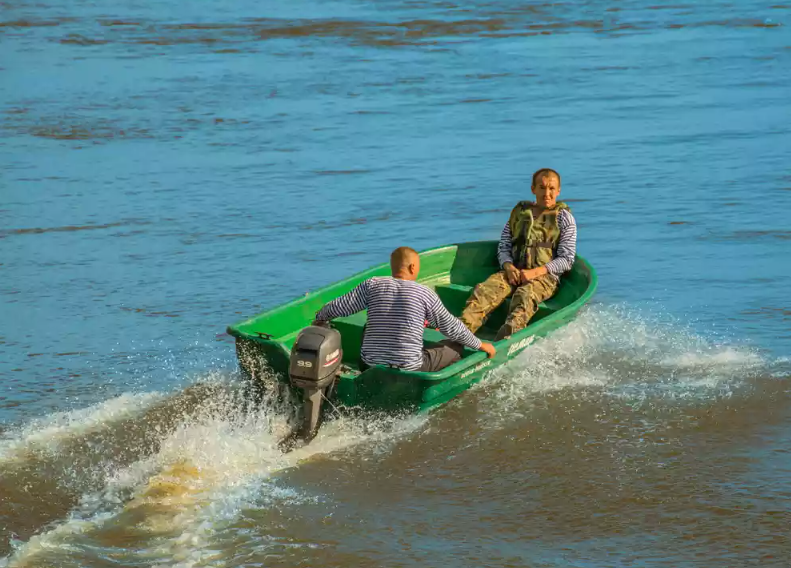 Стеклопластиковая лодка Neman-340 (тримаран) в Рубцовске