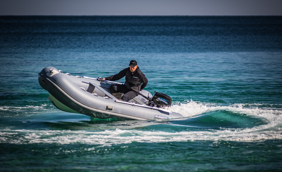 Лодка GLADIATOR RIB380AL в Рубцовске