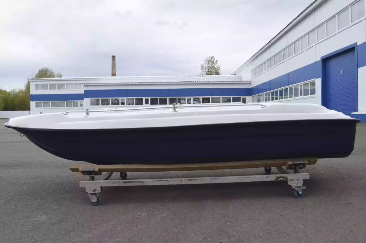 Стеклопластиковая лодка Пингвин New (тримаран) в Рубцовске