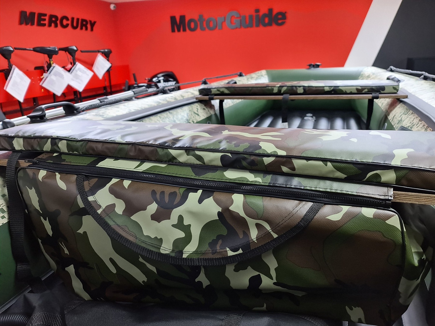 КОМПЛЕКТ МЯГКИХ НАКЛАДОК С СУМКОЙ ДЛЯ ЛОДОК 105Х20 КАМУФЛЯЖ в Рубцовске