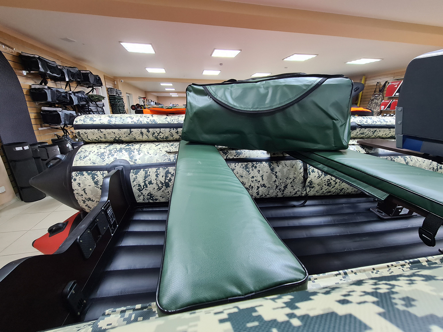 КОМПЛЕКТ МЯГКИХ НАКЛАДОК С СУМКОЙ ДЛЯ ЛОДОК 110Х20 ЗЕЛЕНЫЙ в Рубцовске